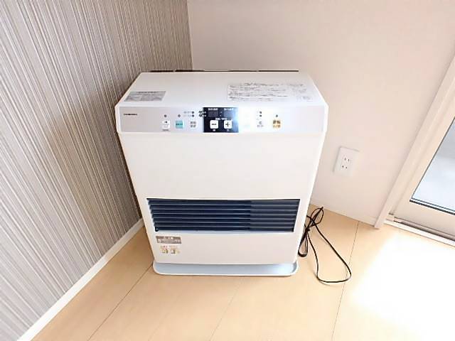 その他設備　灯油ＦＦストーブ完備しています。