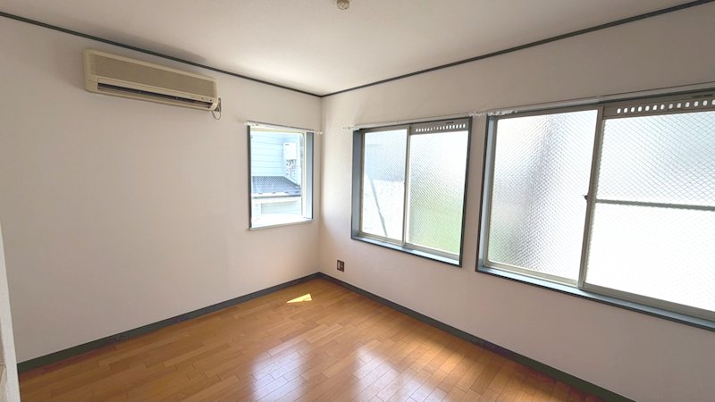 居室・リビング　別号室参考写真