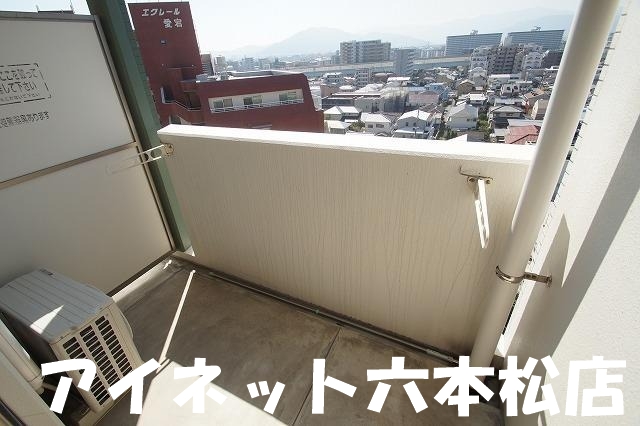 バルコニー　お洗濯物はこちらでどうぞ。