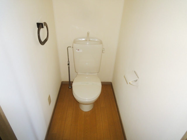 トイレ　別号室の写真です