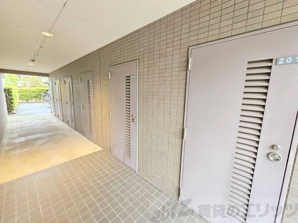 庭　エントランス