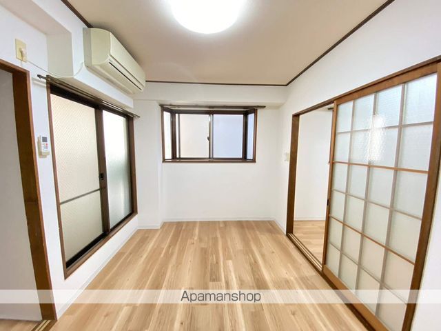 地下鉄谷町線 大日駅 徒歩11分 4階建 築34年の内装写真
