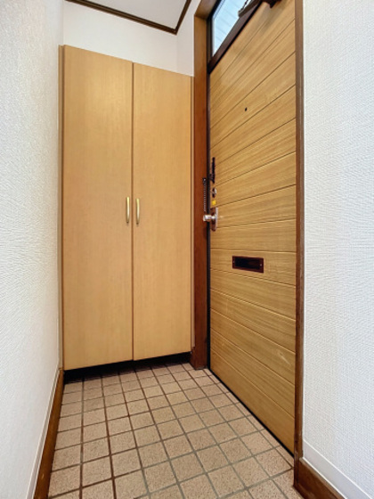 玄関　※別部屋の写真です