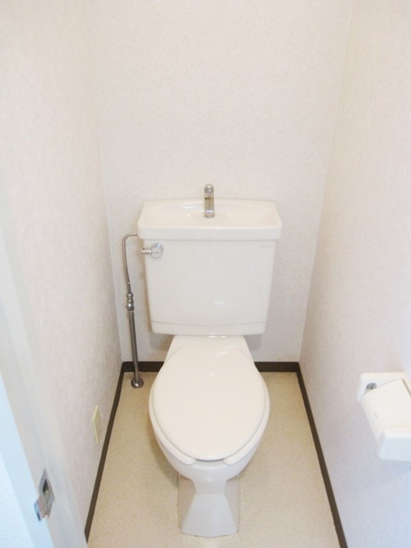 トイレ　退去前の為、仕様が変更になる場合がございます。