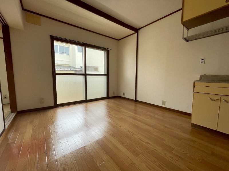居室・リビング　広くてキレイなお部屋が広がっていて、充実した生活が送れそう。