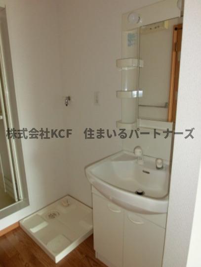 洗面設備　ゆったりとスペースのある洗面所
