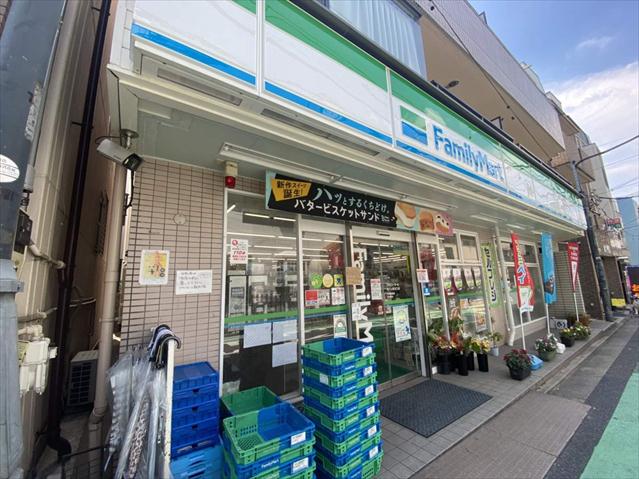 コンビニ　ファミリーマート（コンビニ）まで1091m