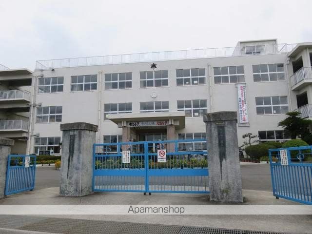 小学校　角野小学校（小学校）まで565m