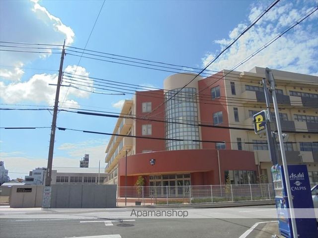 小学校　和歌山市立伏虎義務教育学校（小学校）まで363m