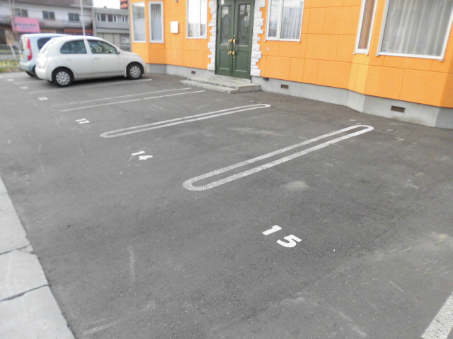駐車場　駐車場
