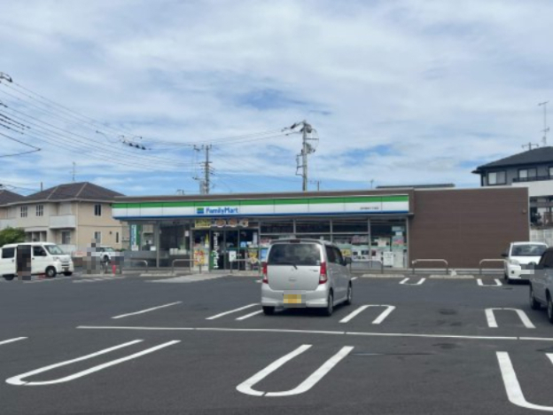 コンビニ　ファミリーマート 水戸見和三丁目店（コンビニ）まで350m