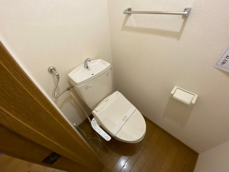 トイレ　トイレです。ウォシュレット付を探している方、おすすめです。