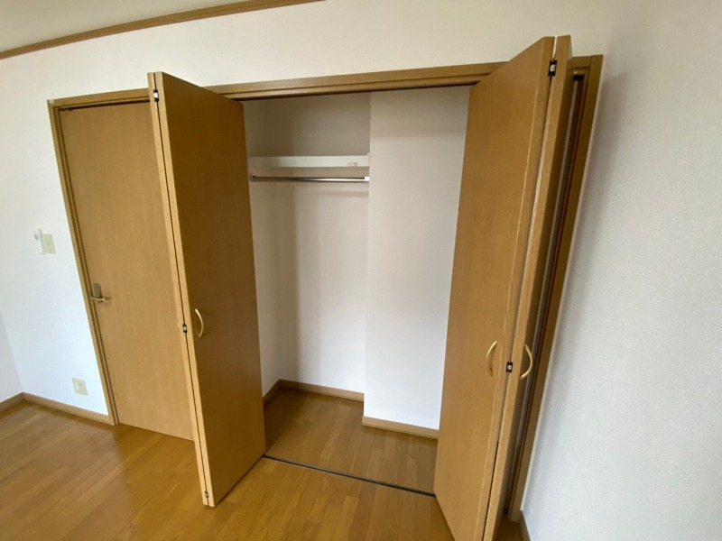 収納　寝室の収納です。部屋がすっきり片付きます。