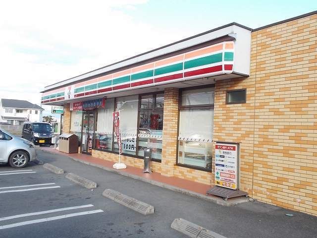 コンビニ　セブンイレブン伊勢崎三和町店（コンビニ）まで350m