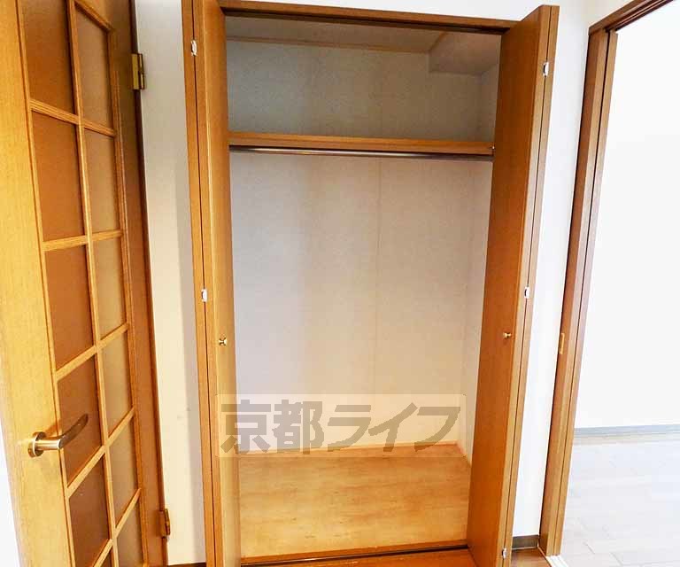 収納　神宮丸太町駅近くのＲＣ造の３点セパレート角部屋です。