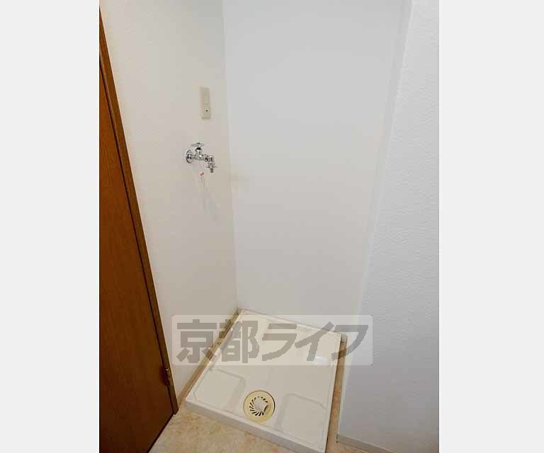 その他設備　神宮丸太町駅近くのＲＣ造の３点セパレート角部屋です。
