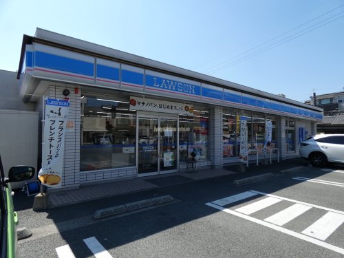 コンビニ　ローソン 熊本新屋敷三丁目店（コンビニ）まで285m