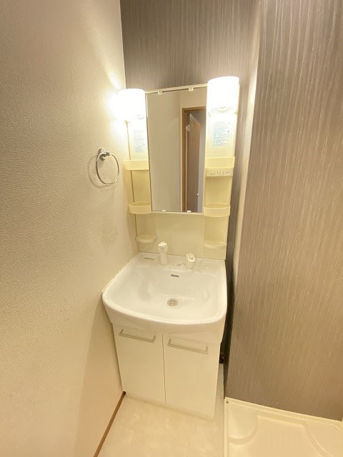 洗面設備　使いやすい洗面所です