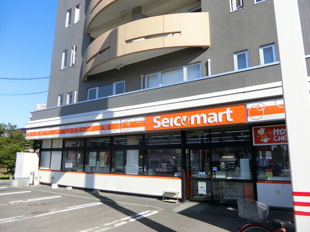 コンビニ　セイコーマート北12条東店（コンビニ）まで524m