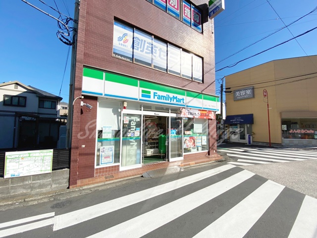 コンビニ　ファミリーマート 京浜堀之内店（コンビニ）まで403m