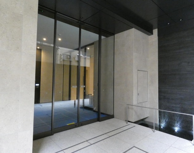 エントランス　建物の内部です