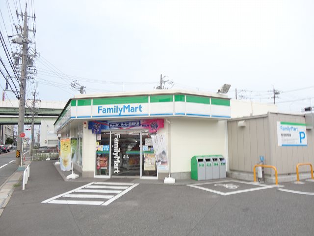 その他　ファミリーマート大高折戸店まで300m