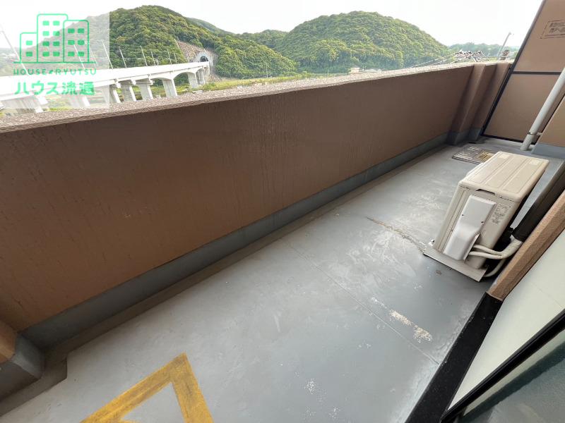 バルコニー　※写真は同間取り別号室です