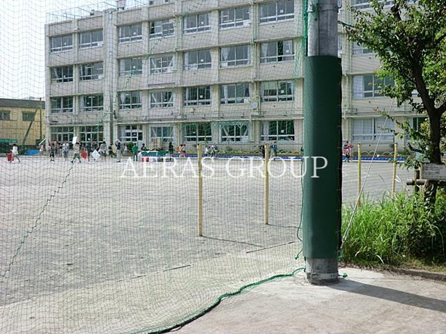 小学校　葛飾区立二上小学校（小学校）まで684m