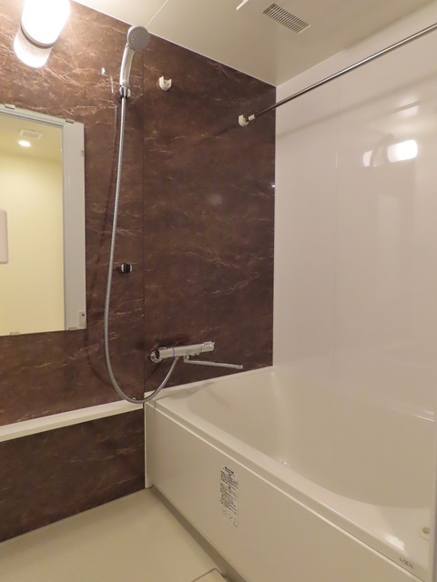 バス・シャワールーム　※写真は同タイプ住戸です。