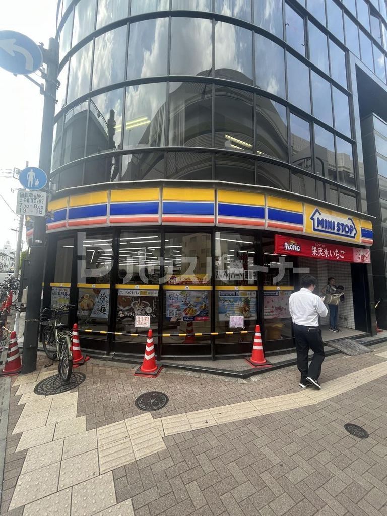 コンビニ　ミニストップ 板橋中丸店（コンビニ）まで130m