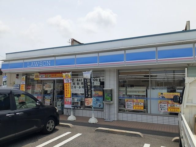 コンビニ　ローソン様（コンビニ）まで215m