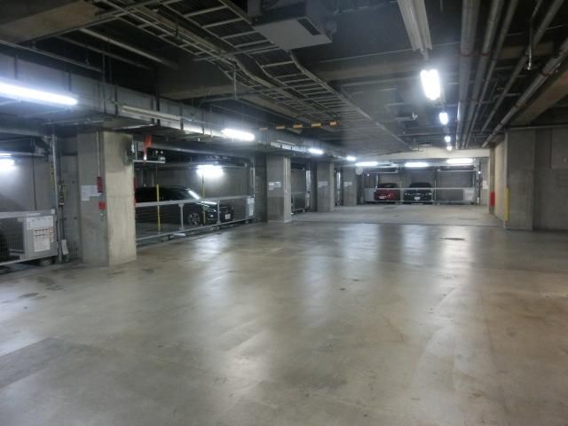 駐車場　★地下駐車場★