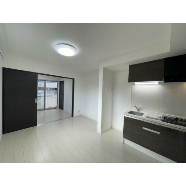 1LDK Apartment in Shimogyo-ku, Kyoto — photo 3 of 3