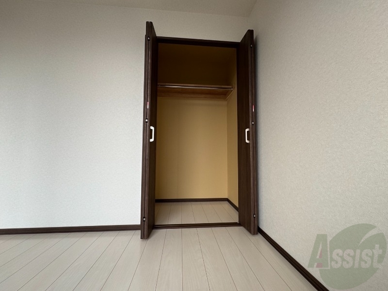 収納　寝室の収納です。部屋がすっきり片付きます。