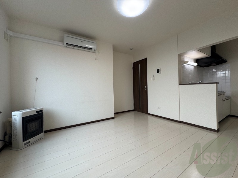 居室・リビング　広くてキレイなお部屋が広がっていて、充実した生活が送れそう。