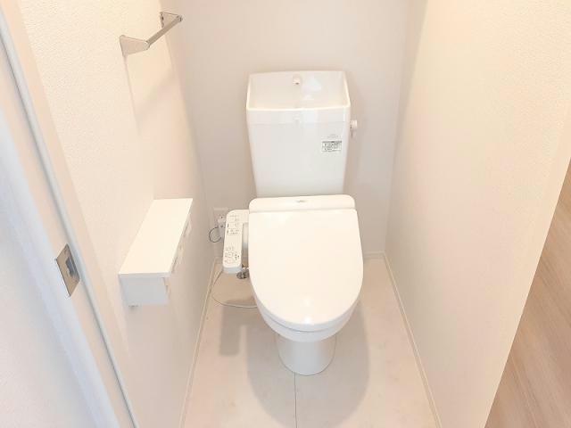 LA VILLA五個荘B棟のトイレ写真