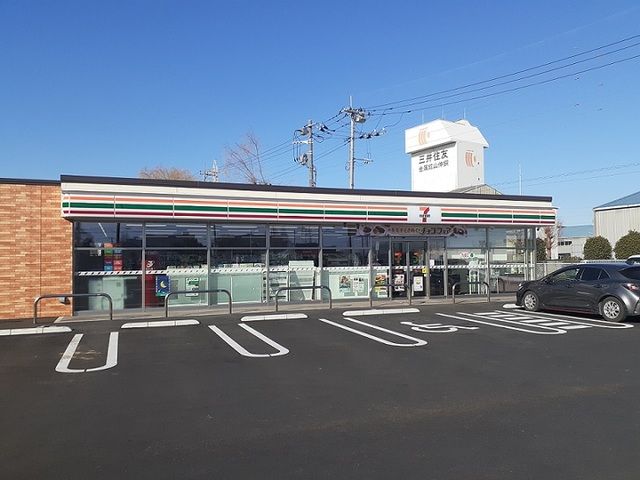 コンビニ　セブンイレブン上尾東町3丁目店（コンビニ）まで700m
