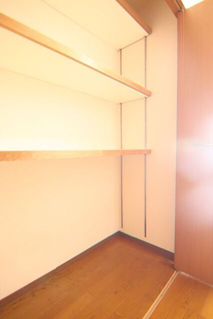 収納　同建物内別室の参考写真です。※現況優先