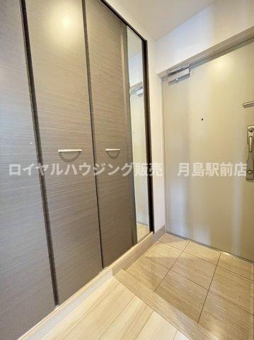 玄関　※別部屋参考写真