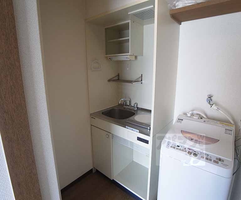キッチン　３０１号室の室内写真です。