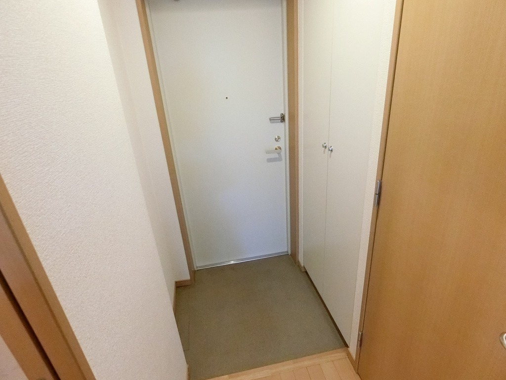 玄関　玄関　シューズＢＯＸあり