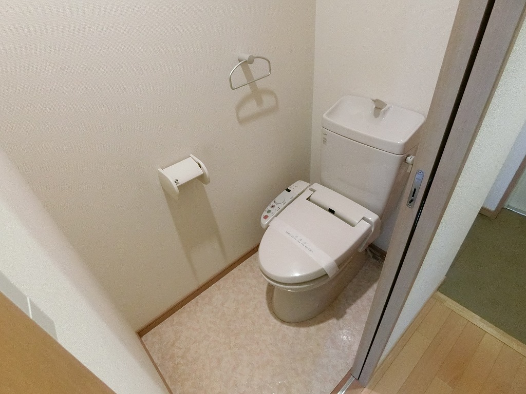 トイレ　癖になるウォシュレット完備