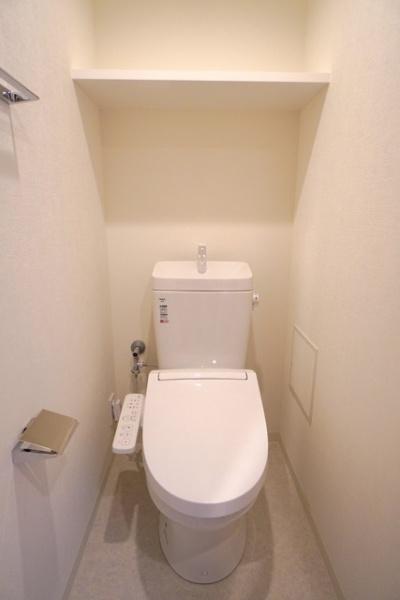 ＪＲ中央線 四ツ谷駅 徒歩8分 4階建 築3年のトイレ写真