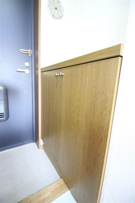 玄関　※別の部屋の写真になります。現況優先。