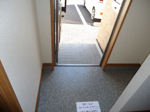 ＪＲ草津線 手原駅 徒歩37分 2階建 築19年の玄関写真