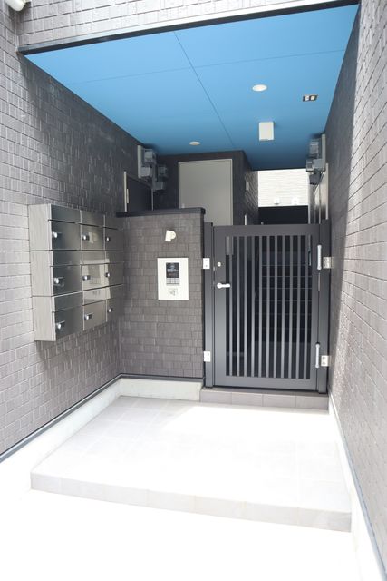 京阪本線 森小路駅 徒歩2分 3階建 築8年の外観写真