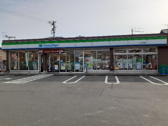 コンビニ　ファミリーマート掛川駅南店（コンビニ）まで270m