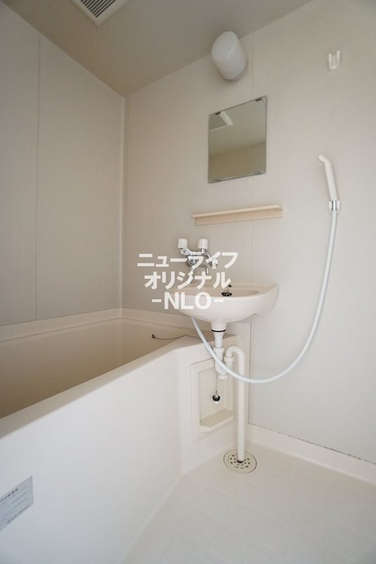 バス・シャワールーム　※同タイプ別室参照。現況を優先致します。