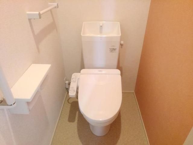S・S フローラ セゾンのトイレ写真
