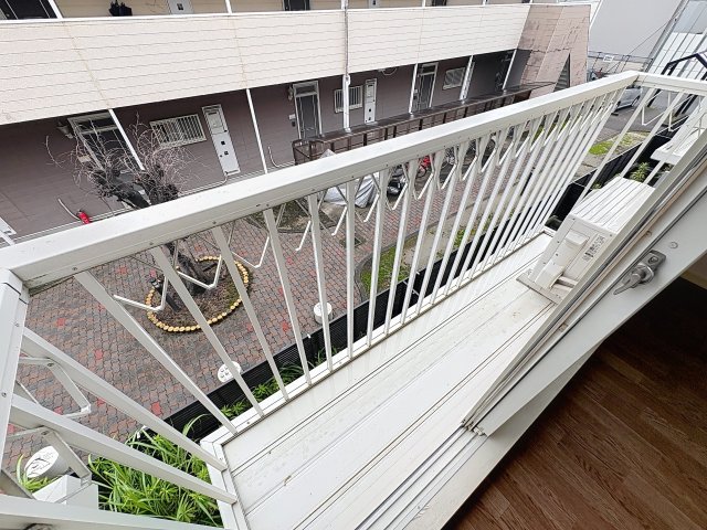 バルコニー　掲載写真は同型モデルを掲載しており実際のお部屋と仕様等が異な